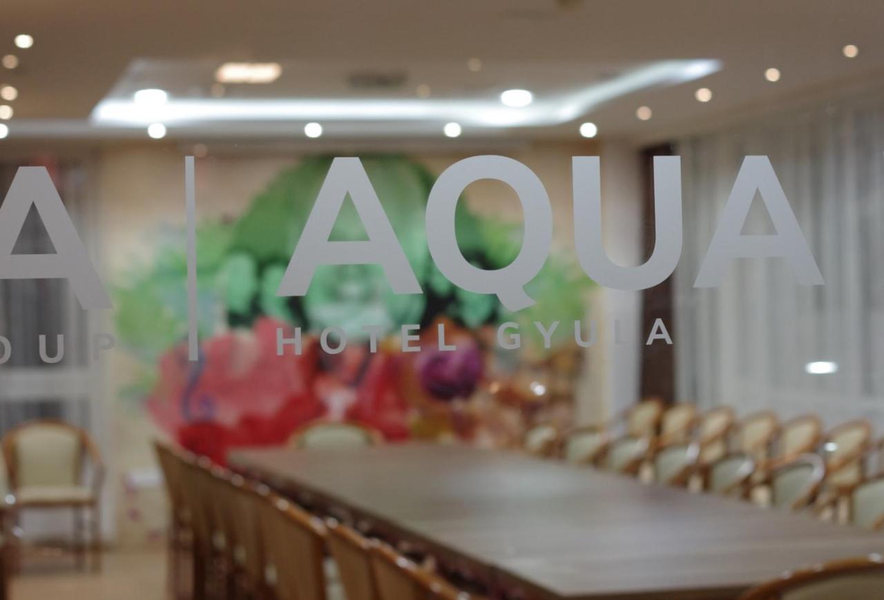 גיולה Aqua Hotel מראה חיצוני תמונה